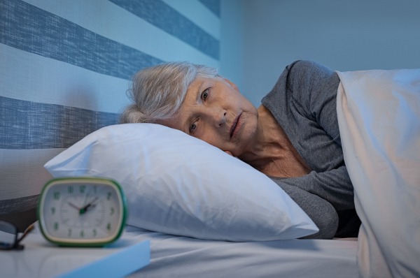 melatonin giúp dễ ngủ cho người cao tuổi thuoctotso1.com